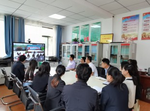 suncitygroup太阳集团  收看“党课开讲啦”专题节目